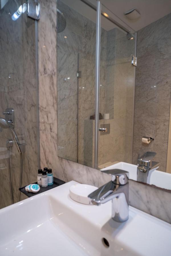 Atina Hotel