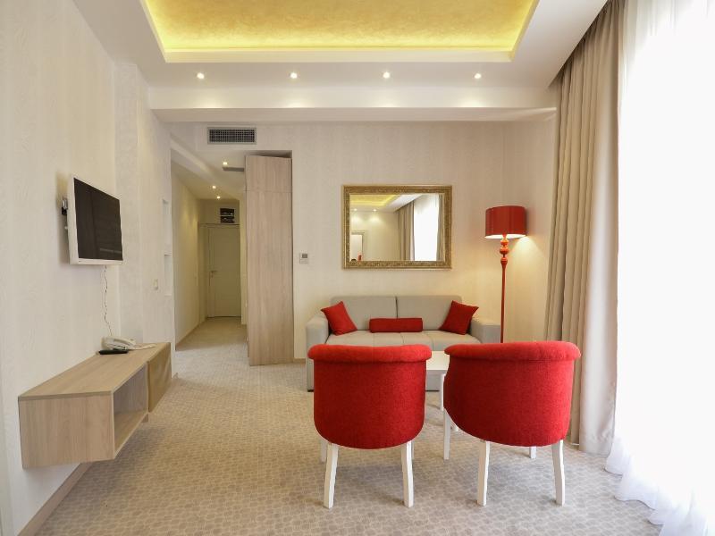 Atina Hotel 4*