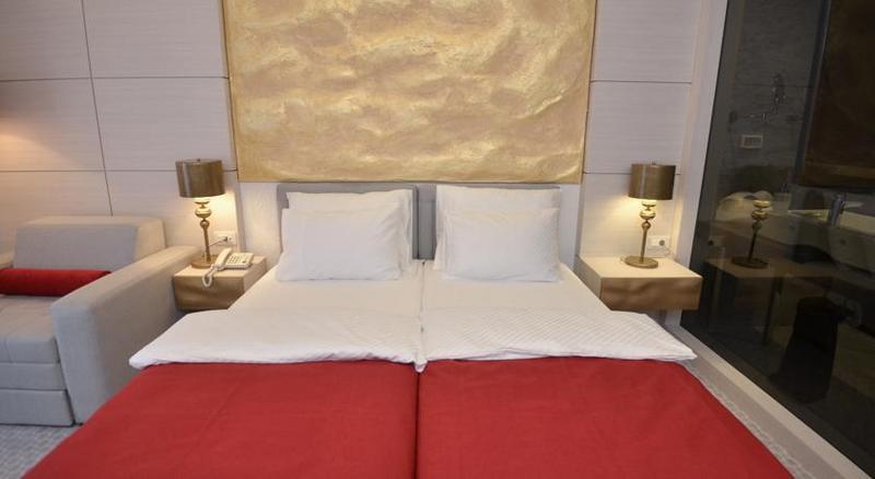 Hotel Atina