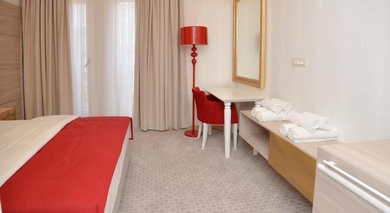 Atina Hotel