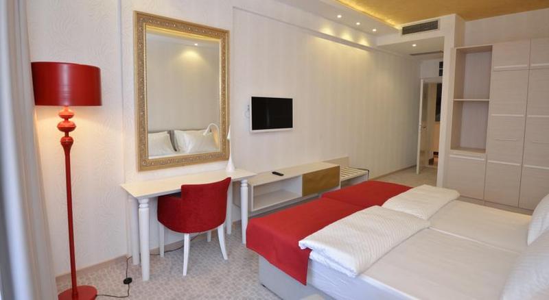 Hotel Atina 4*