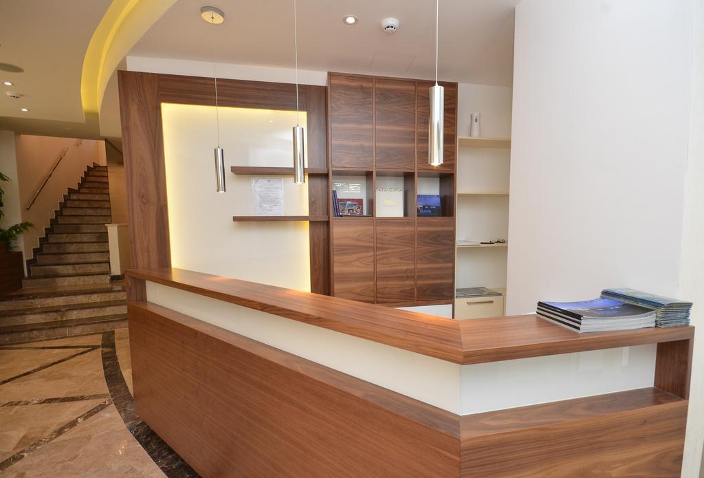 Atina Hotel
