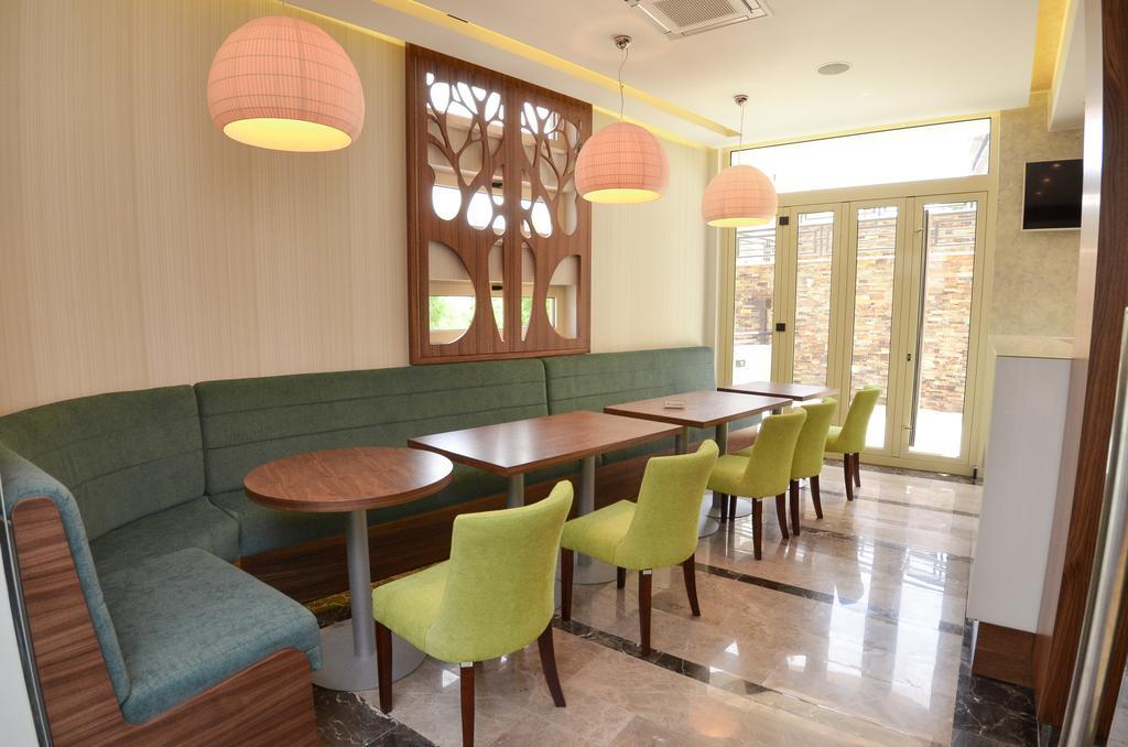 Hotel Atina 4*